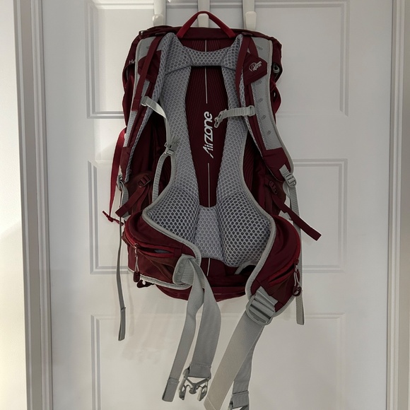 LIKE NEW - LOWE ALPINE - Women’s Hiking Backpack with AirZone - Trail ND33L - Picture 4 of 13